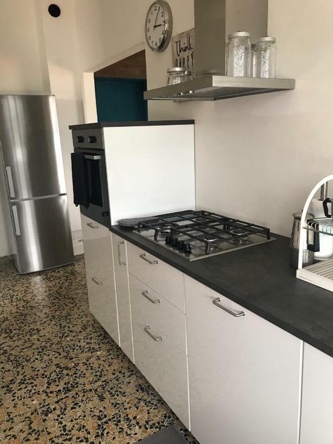 Comova Apartment Maslianico Екстериор снимка